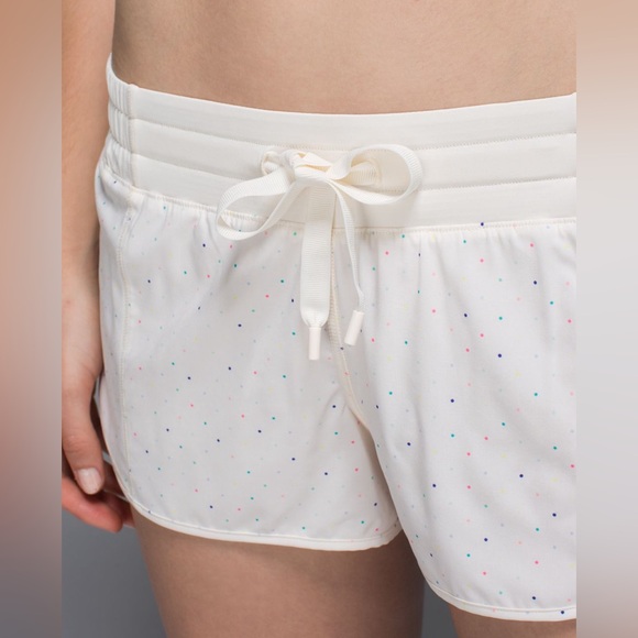 Lululemon Swift Ultra White Confetti Running Shorts (Size 6) - Picture 4 of 12